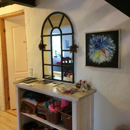 Bed and Breakfast Rainbows End *