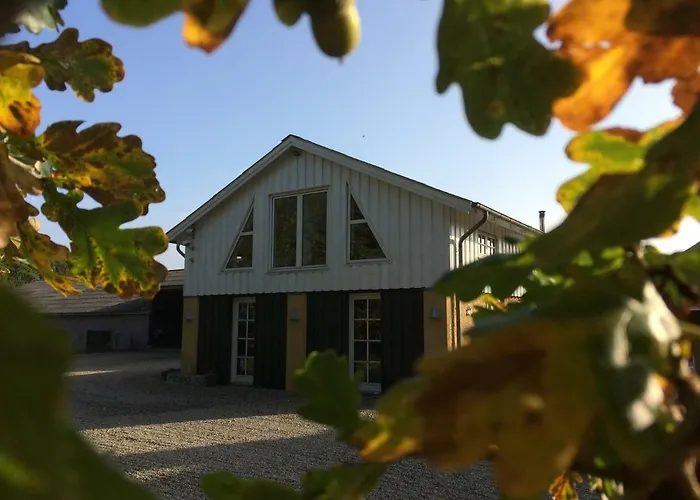 Rainbows End Bed & Breakfast *